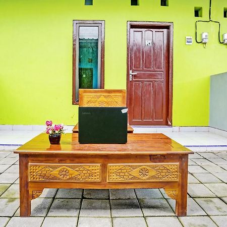 Spot On 92673 Gang Songo Syariah Homestaynearwisata Osing Banyuwangi  Exteriér fotografie