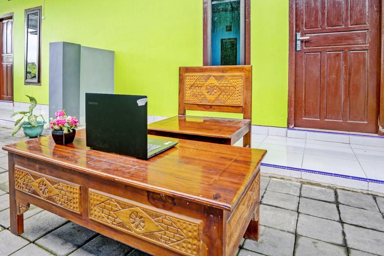 Spot On 92673 Gang Songo Syariah Homestaynearwisata Osing Banyuwangi  Exteriér fotografie