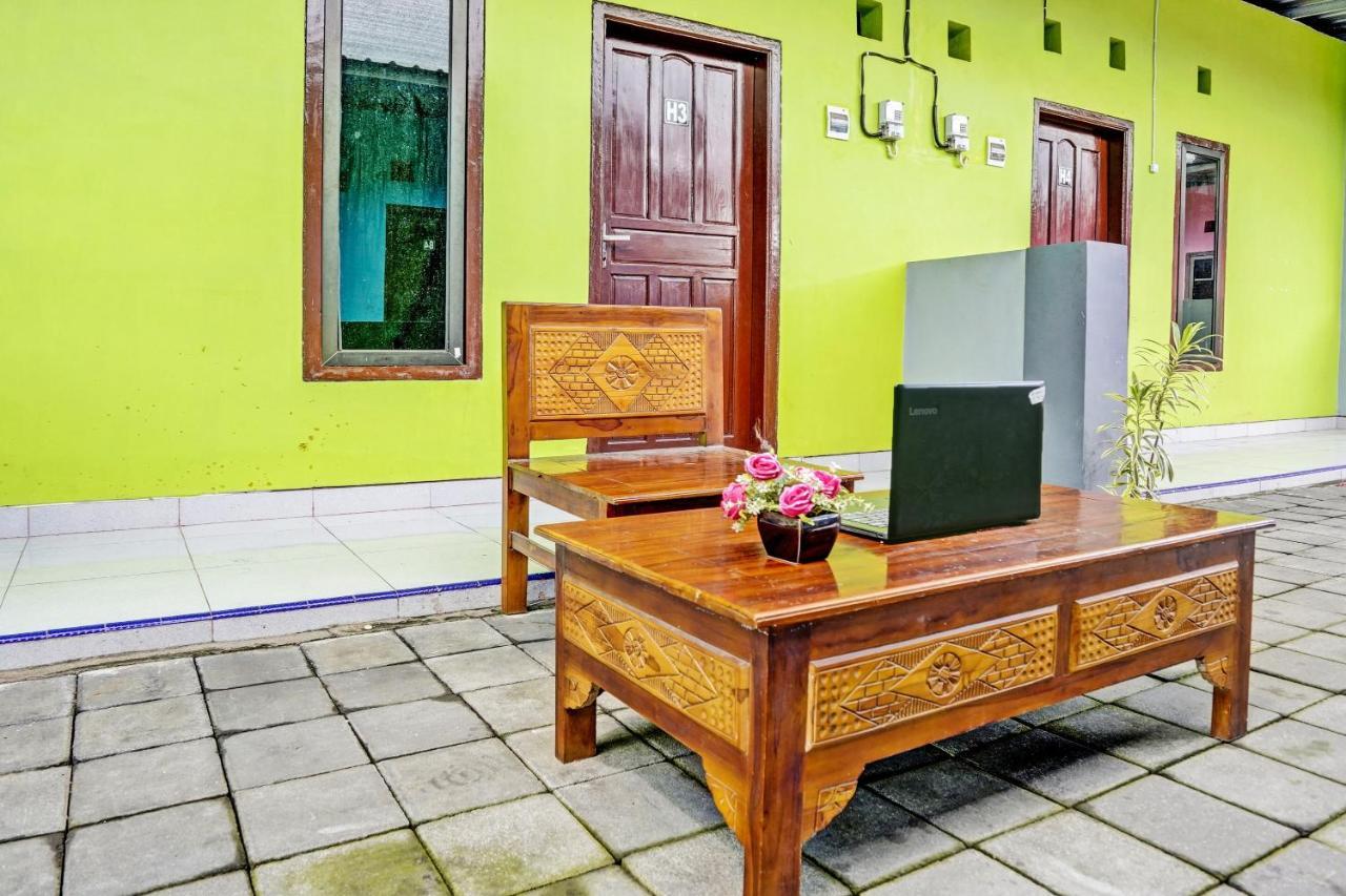 Spot On 92673 Gang Songo Syariah Homestaynearwisata Osing Banyuwangi  Exteriér fotografie