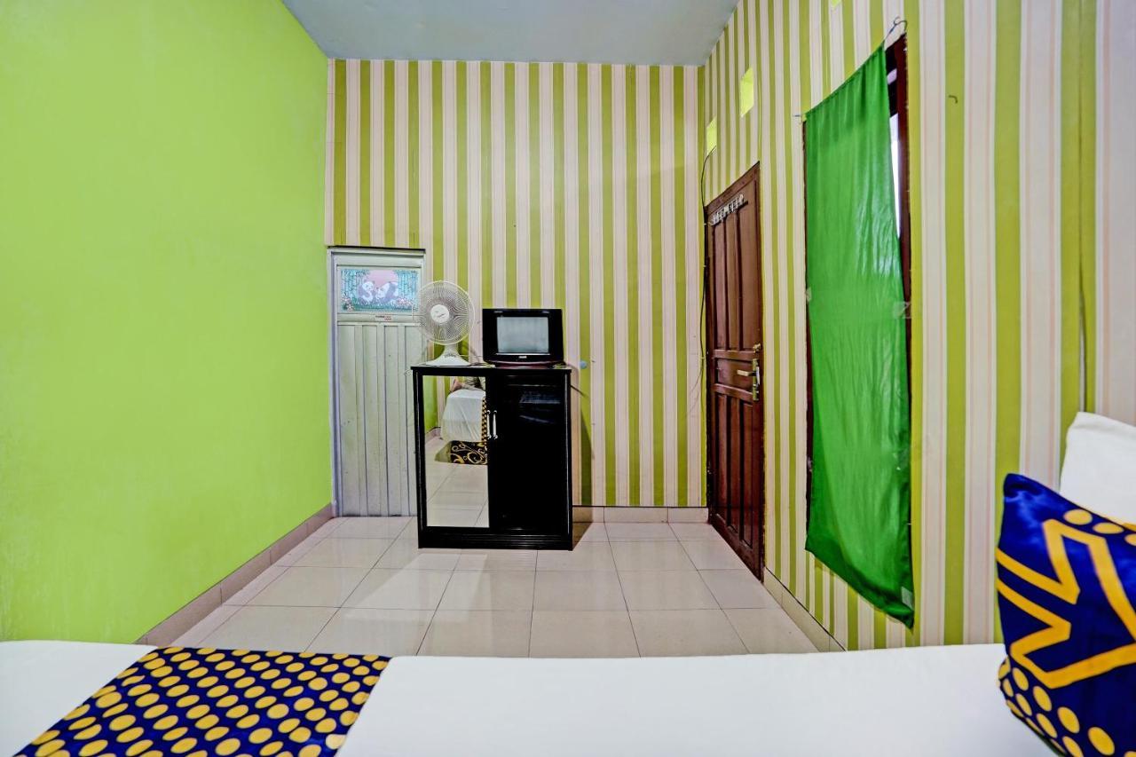 Spot On 92673 Gang Songo Syariah Homestaynearwisata Osing Banyuwangi  Exteriér fotografie